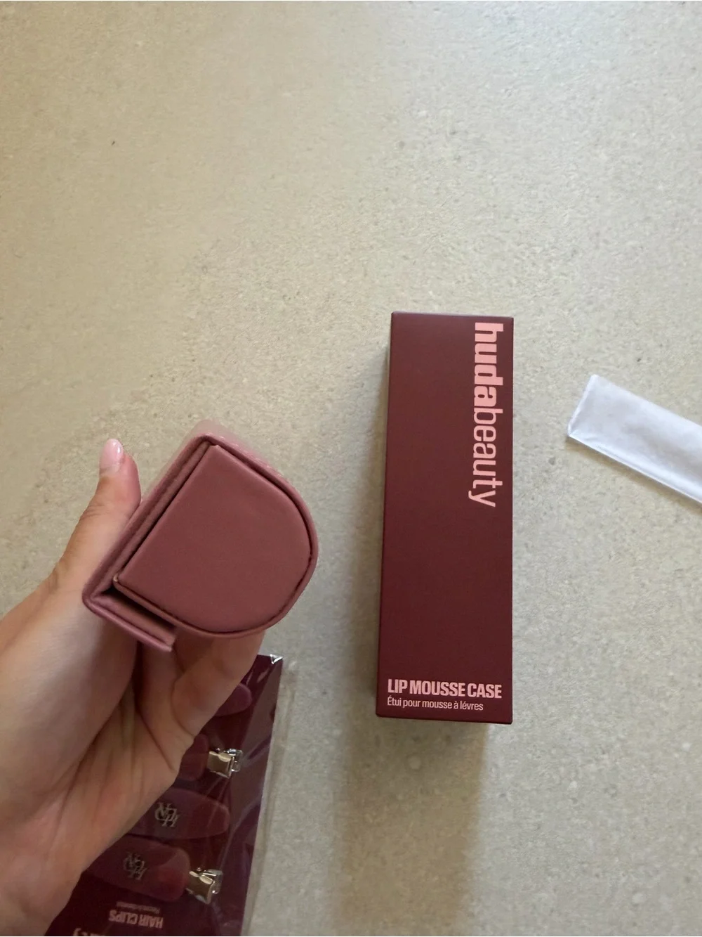HUDA BEAUTY Mauve Lip Mousse Case with Matching Hair Clips